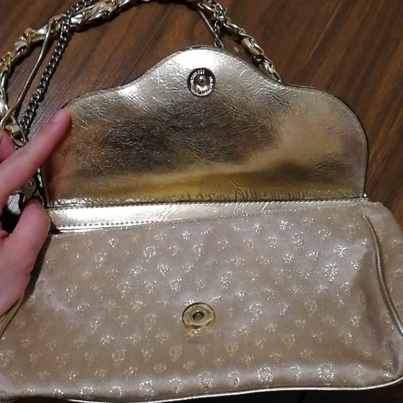 VGUC glitzy gold Guess purse with chain handle - Picture 4 of 8